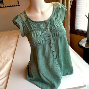 Edge Blouse Seafoam Green Short Sleeves Rayon Top with Lace Embroidered Scoop S